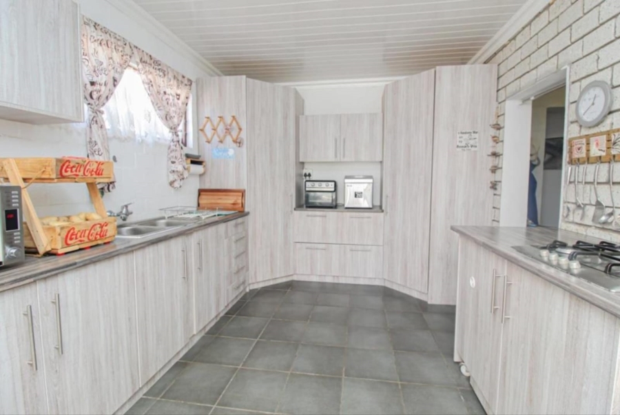 5 Bedroom Property for Sale in Britannia Reef Estate Western Cape